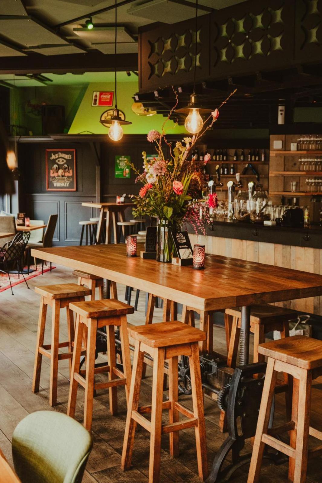 Cafe 'T Vonderke Bed & Breakfast Eindhoven Bagian luar foto